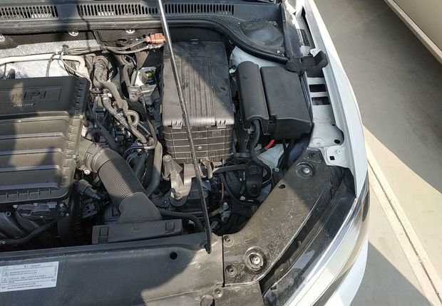 大众速腾 2015款 1.6L 自动 舒适型 (国Ⅴ) 