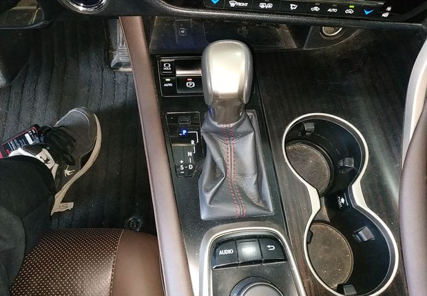 雷克萨斯RX 450h [进口] 2016款 3.5L 自动 四驱 豪华版 