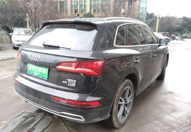 奥迪Q5L 45TFSI 2018款 2.0T 自动 尊享时尚型 (国Ⅴ) 