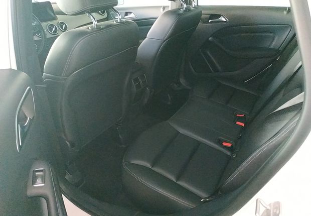奔驰B级 B200 [进口] 2017款 1.6T 自动 汽油 时尚型 