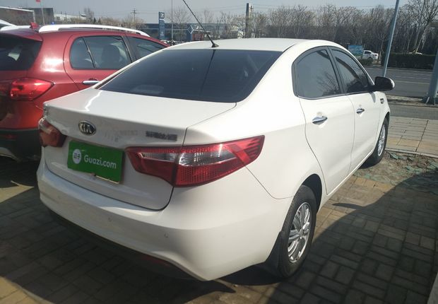 起亚K2 2012款 1.4L 手动 4门5座三厢车 GLS (国Ⅳ) 