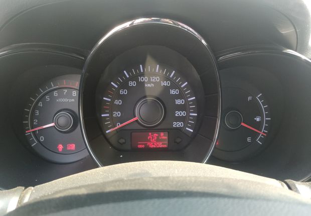 起亚K2 2011款 1.4L 手动 4门5座三厢车 GLS (国Ⅳ) 