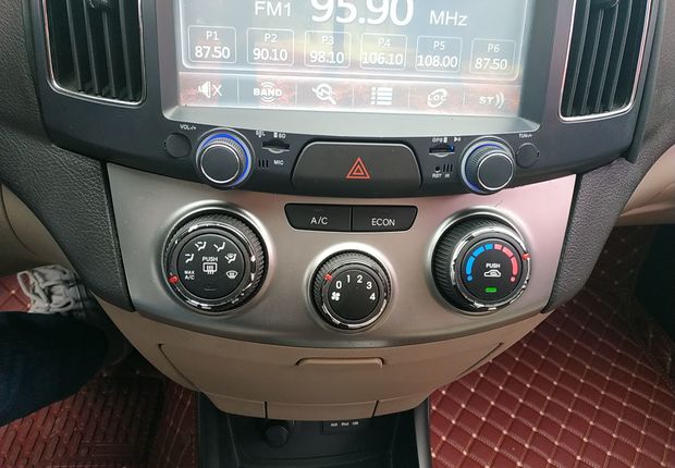 现代悦动 2011款 1.6L 自动 舒适型 (国Ⅳ) 