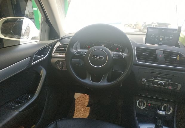 奥迪Q3 35TFSI 2013款 2.0T 自动 前驱 舒适型 (国Ⅳ) 