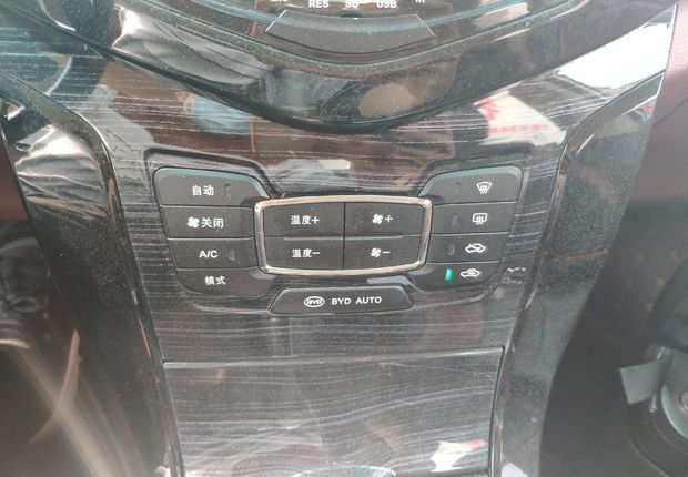 比亚迪速锐 2015款 1.5L 手动 舒适型 (国Ⅴ) 