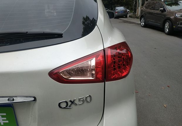 英菲尼迪QX50 2015款 2.5L 自动 豪华版 (国Ⅴ) 