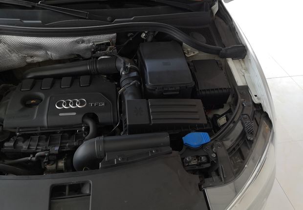 奥迪Q3 35TFSI 2013款 2.0T 自动 四驱 技术型 (国Ⅳ) 