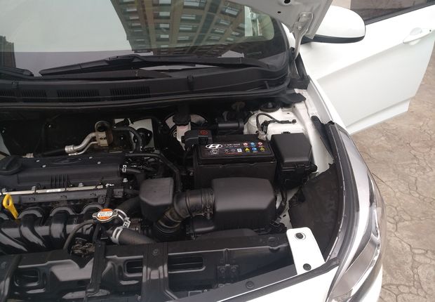 现代瑞纳 2014款 1.4L 手动 4门5座三厢车 智能型GLS (国Ⅳ) 