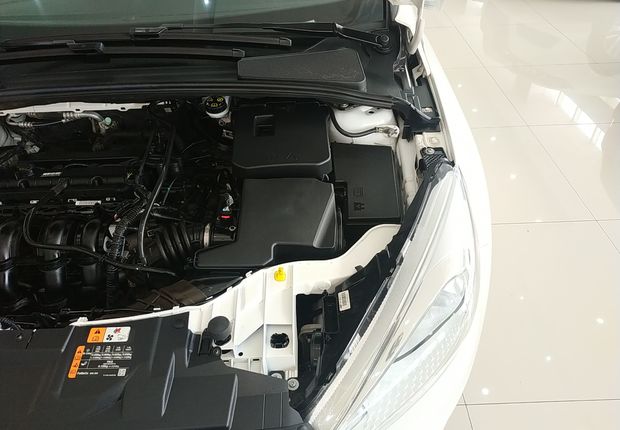 福特福克斯 2017款 1.6L 自动 4门5座三厢车 风尚型智行版 (国Ⅴ) 
