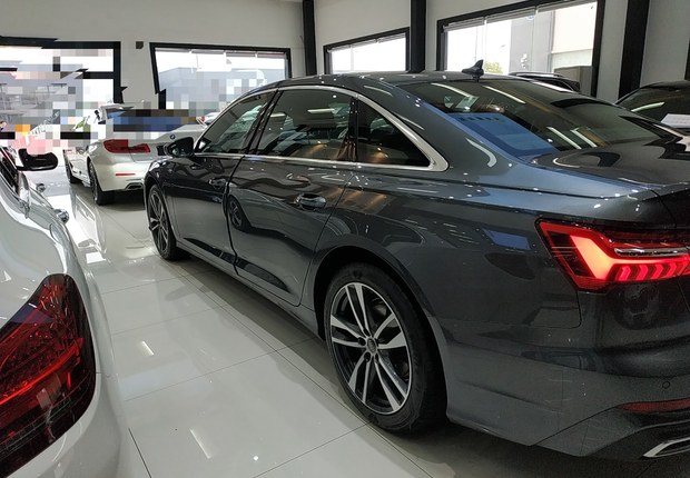 奥迪A6L 40TFSI 2019款 2.0T 自动 豪华动感型 (国Ⅵ) 