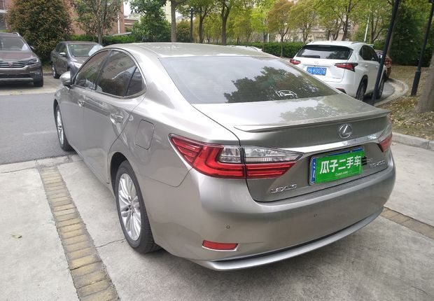 雷克萨斯ES 200 [进口] 2015款 2.0L 自动 精英版 