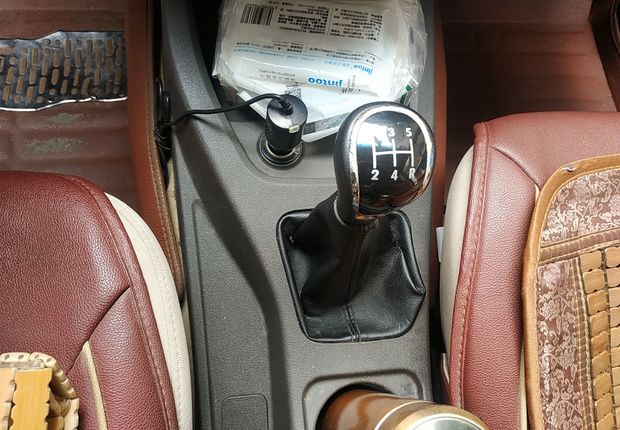 五菱宏光 S 2014款 1.5L 手动 8座 标准型 