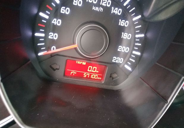 起亚K2 2015款 1.4L 手动 4门5座三厢车 GLS (国Ⅳ) 