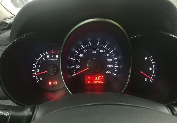 起亚K2 2015款 1.4L 自动 4门5座三厢车 GLS (国Ⅳ) 