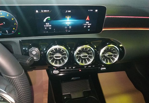奔驰A级 A200L 2019款 1.3T 自动 运动轿车特别版 (国Ⅴ) 