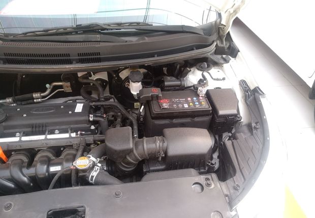 起亚K2 2015款 1.4L 手动 4门5座三厢车 GLS (国Ⅳ) 