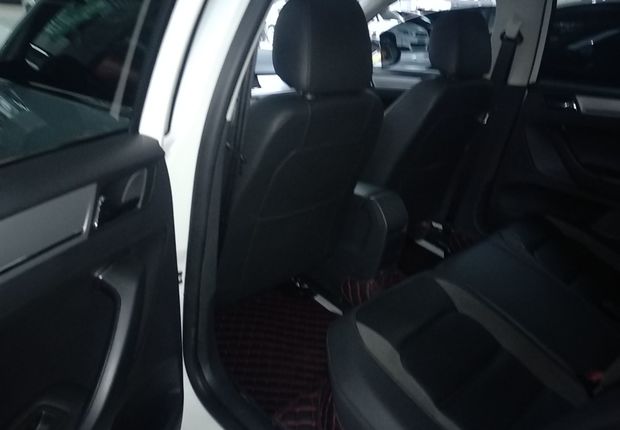 大众宝来 2015款 1.6L 自动 4门5座三厢车 质惠版舒适型 (国Ⅳ) 
