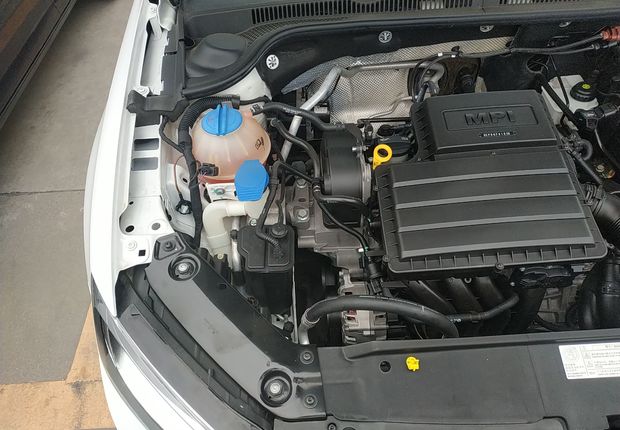 大众速腾 2015款 1.6L 自动 舒适型 (国Ⅴ) 