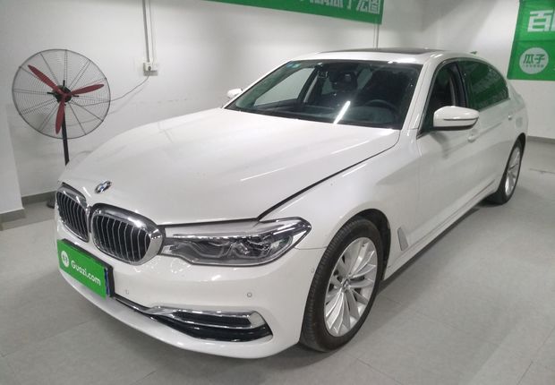 宝马5系 530Li 2019款 2.0T 自动 汽油 尊享型豪华套装改款 (国Ⅵ) 