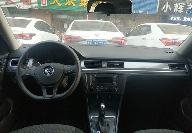 大众宝来 2019款 1.5L 自动 4门5座三厢车 传奇版时尚型 (国Ⅴ) 