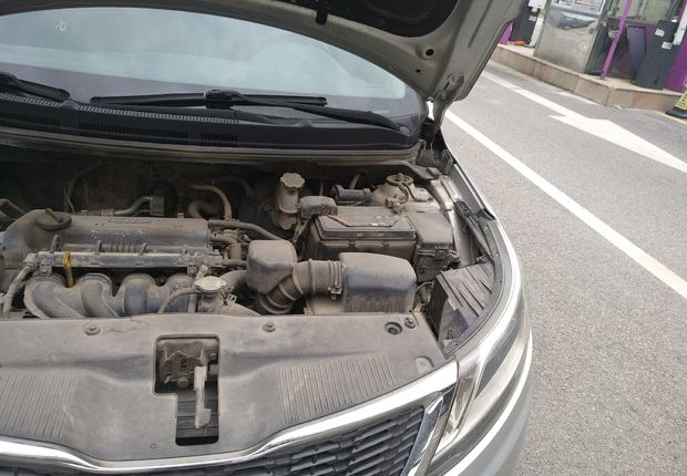 起亚K2 2012款 1.4L 手动 4门5座三厢车 GLS (国Ⅳ) 