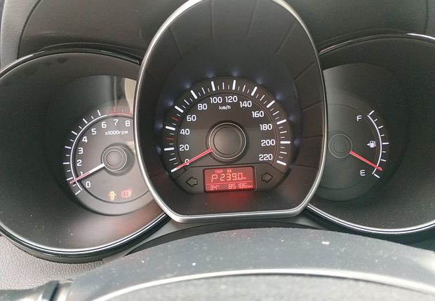 起亚K2 2015款 1.4L 自动 4门5座三厢车 GLS (国Ⅳ) 