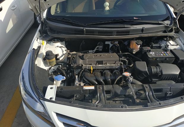 现代瑞纳 2014款 1.4L 手动 4门5座三厢车 智能型GLS (国Ⅳ) 