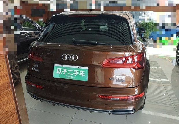 奥迪Q5L 40TFSI 2018款 2.0T 自动 荣享时尚型 (国Ⅴ) 