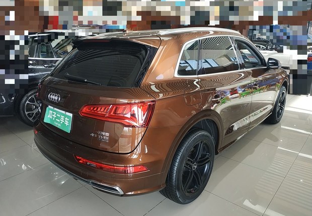 奥迪Q5L 40TFSI 2018款 2.0T 自动 荣享时尚型 (国Ⅴ) 