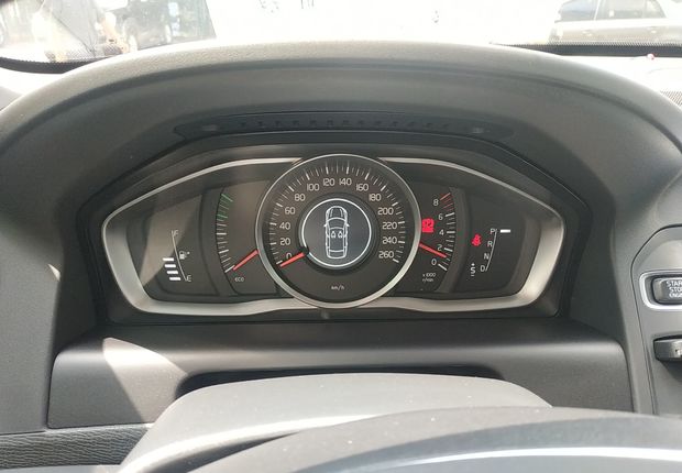 沃尔沃XC60 T5 2017款 2.0T 自动 智进版 (国Ⅴ) 