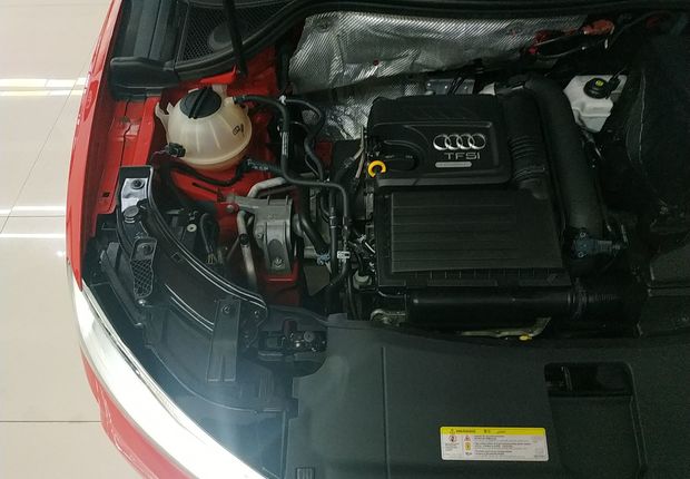 奥迪Q3 30TFSI 2016款 1.4T 自动 前驱 时尚型 (国Ⅴ) 