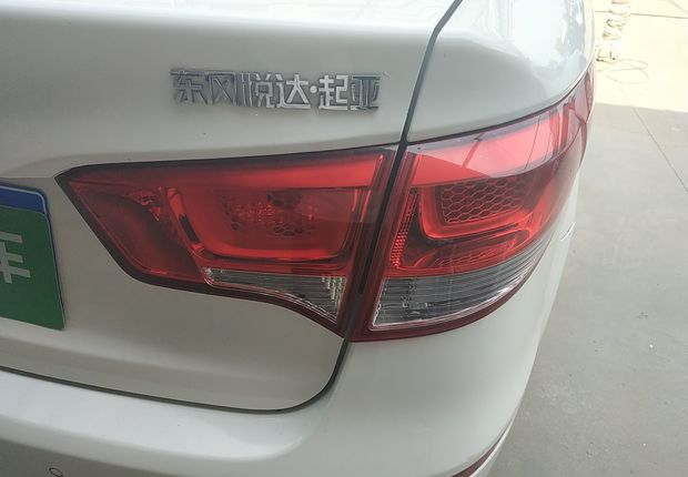 起亚K2 2015款 1.4L 手动 4门5座三厢车 GLS (国Ⅳ) 