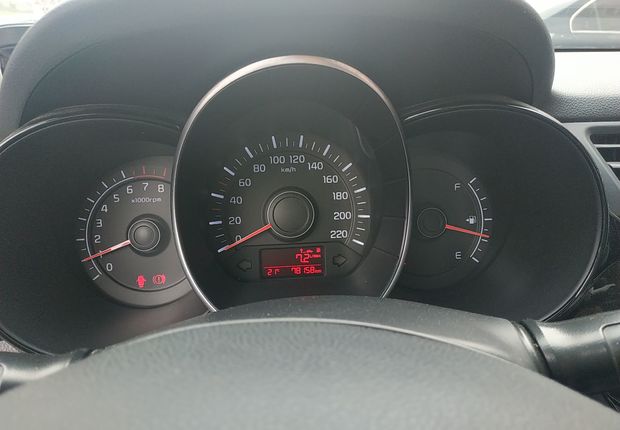 起亚K2 2015款 1.4L 手动 4门5座三厢车 GLS (国Ⅳ) 