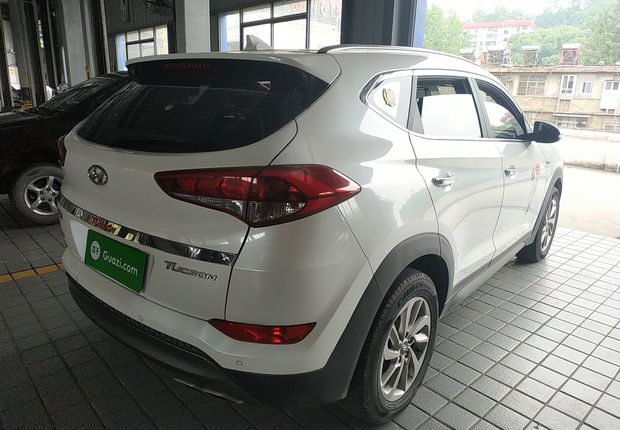 现代途胜 2015款 1.6T 自动 前驱 智能型 (国Ⅴ) 