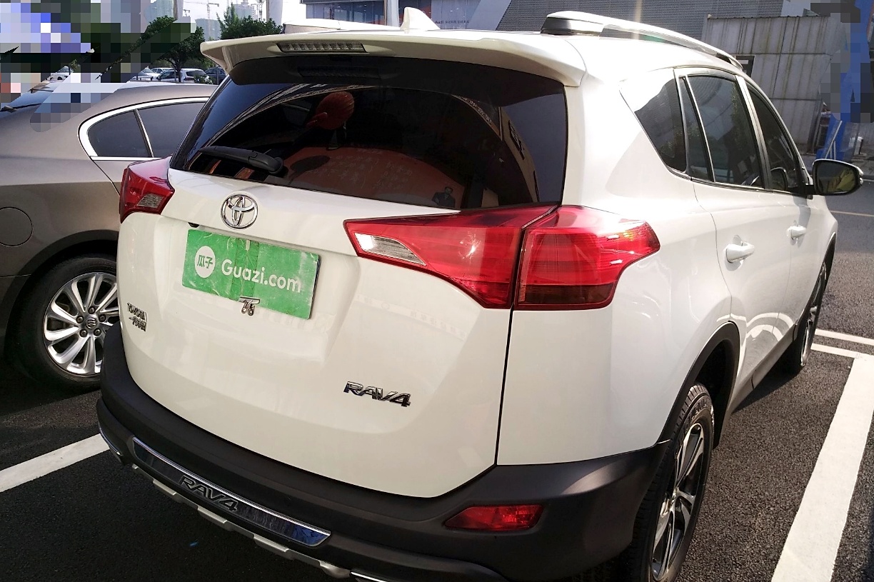 丰田rav4 2015款 2.0l cvt两驱风尚版