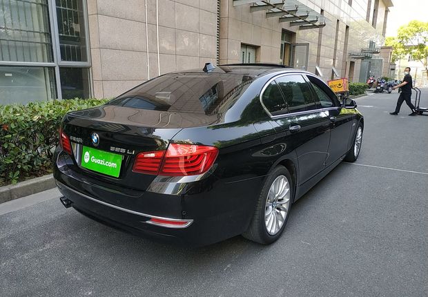 宝马5系 525Li 2017款 2.0T 自动 汽油 豪华设计套装 (国Ⅴ) 