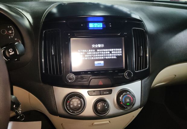 现代悦动 2011款 1.6L 手动 舒适型 (国Ⅳ) 