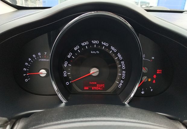 起亚智跑 2012款 2.0L 手动 前驱 GLS (国Ⅳ) 