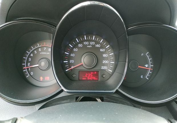 起亚K2 2012款 1.4L 手动 4门5座三厢车 GLS (国Ⅳ) 