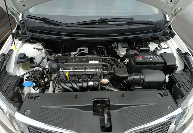 起亚K2 2012款 1.4L 手动 4门5座三厢车 GLS (国Ⅳ) 