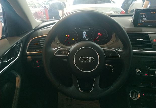 奥迪Q3 35TFSI 2015款 2.0T 自动 四驱 舒适型 (国Ⅳ) 