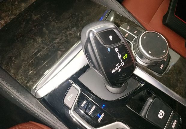 宝马5系 530Li 2018款 2.0T 自动 汽油 尊享型M运动套装改款 (国Ⅴ) 