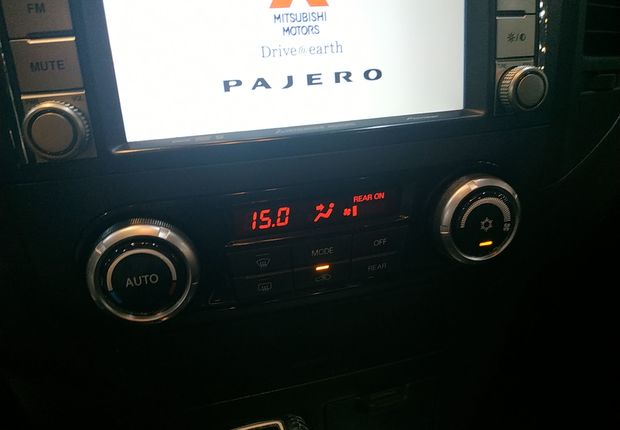 三菱帕杰罗 [进口] 2012款 3.0L 自动 四驱 豪华版 