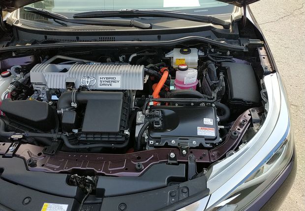 丰田雷凌 双擎 2016款 1.8L 自动 G-S精英天窗版 (国Ⅴ) 