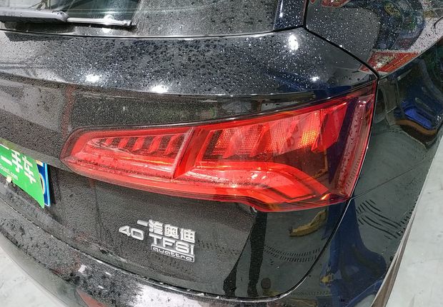 奥迪Q5L 40TFSI 2018款 2.0T 自动 荣享进取型 (国Ⅵ) 