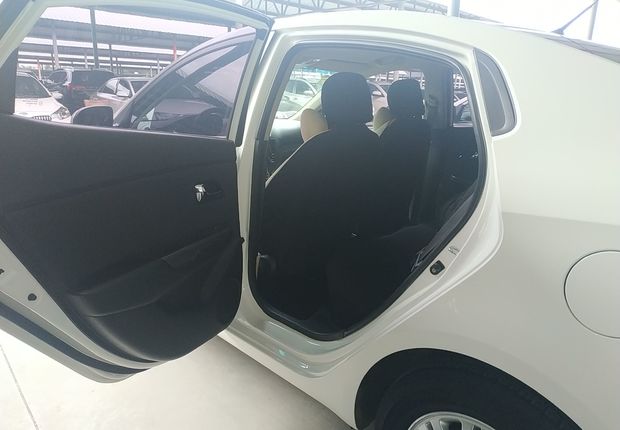 起亚K2 2011款 1.4L 手动 4门5座三厢车 GLS (国Ⅳ) 