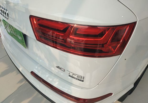 奥迪Q7 40 [进口] 2016款 2.0T 自动 S Line运动型 