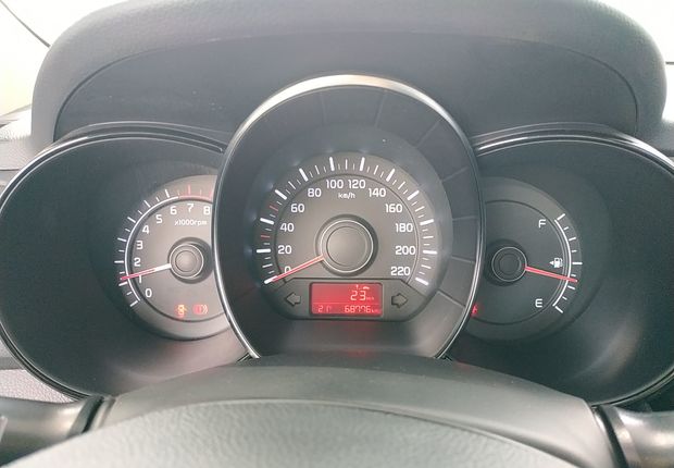 起亚K2 2015款 1.4L 手动 4门5座三厢车 GLS (国Ⅳ) 