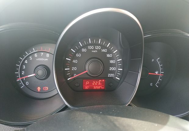 起亚K2 2015款 1.4L 自动 4门5座三厢车 GLS (国Ⅳ) 