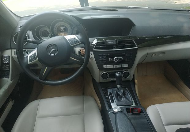 奔驰C级 C300 2011款 3.0L 自动 时尚型 (国Ⅳ) 